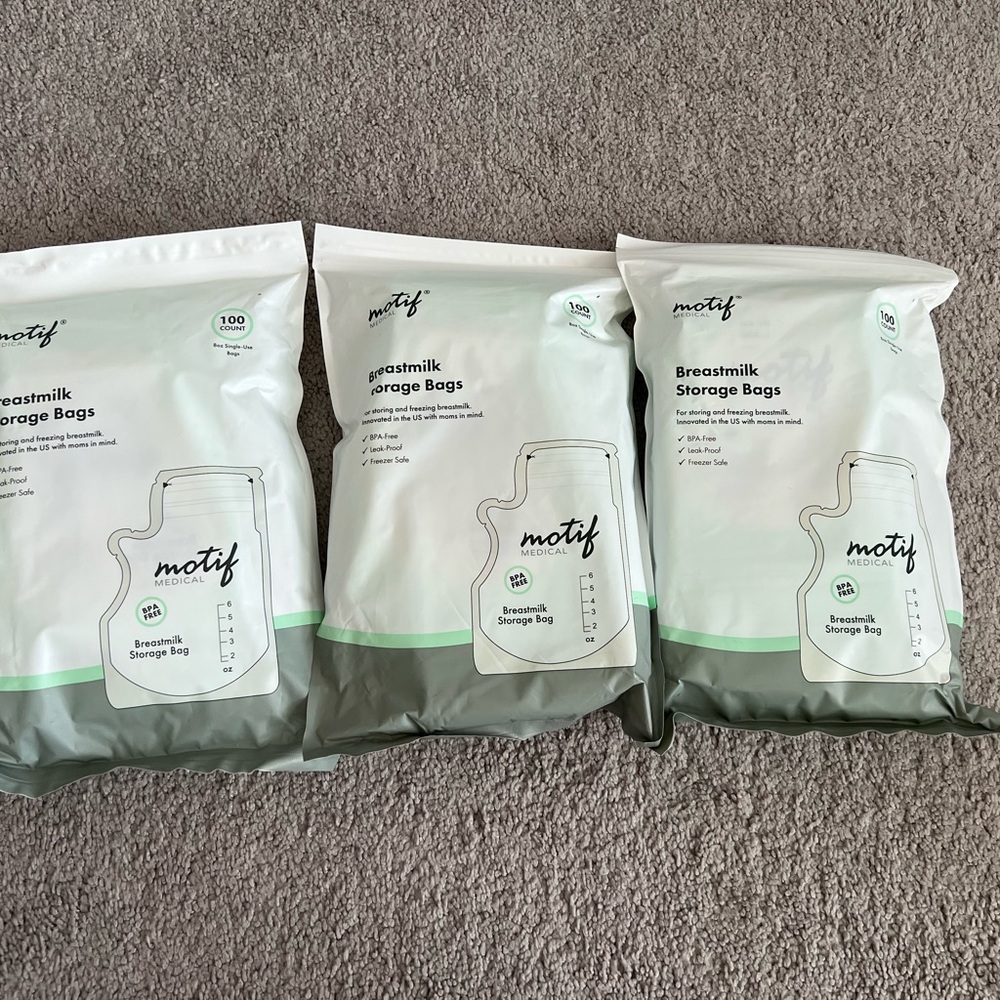 Motif Breastmilk Storage Bags - White and Gray